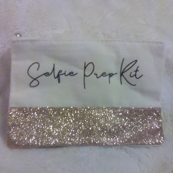 Small carry pouch - Picture 1 of 2